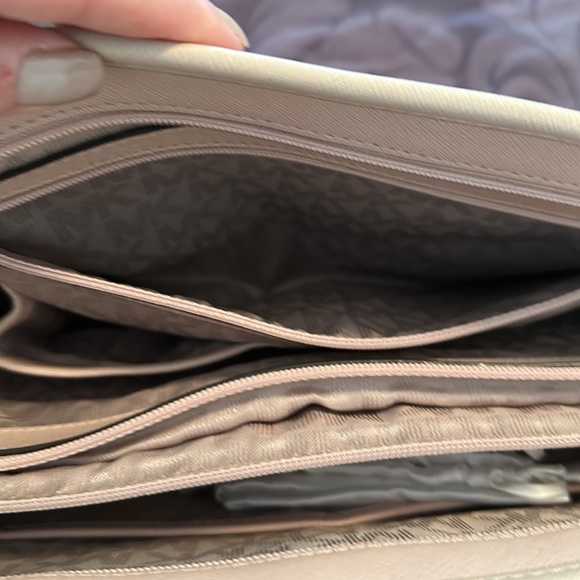 vintage pink Michael Kors bag in brand new condition with two dust bags included - Picture 6 of 9